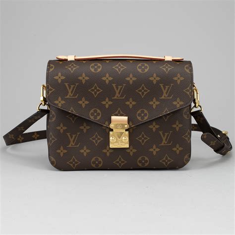 pochette homme louis vuitton|louis vuitton pochette métis monogram.